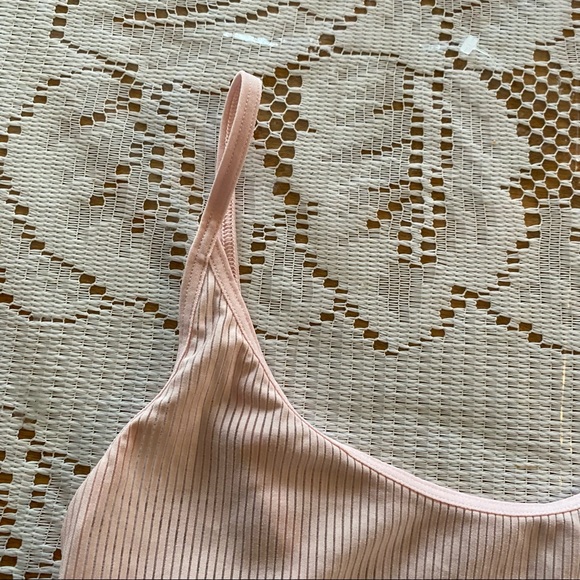 Summersalt • The Feel Free Adjustable Bralette in Quartz - Picture 4 of 8